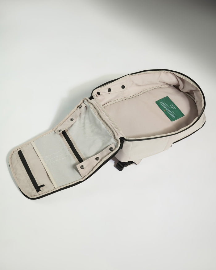 a bag with a zipper