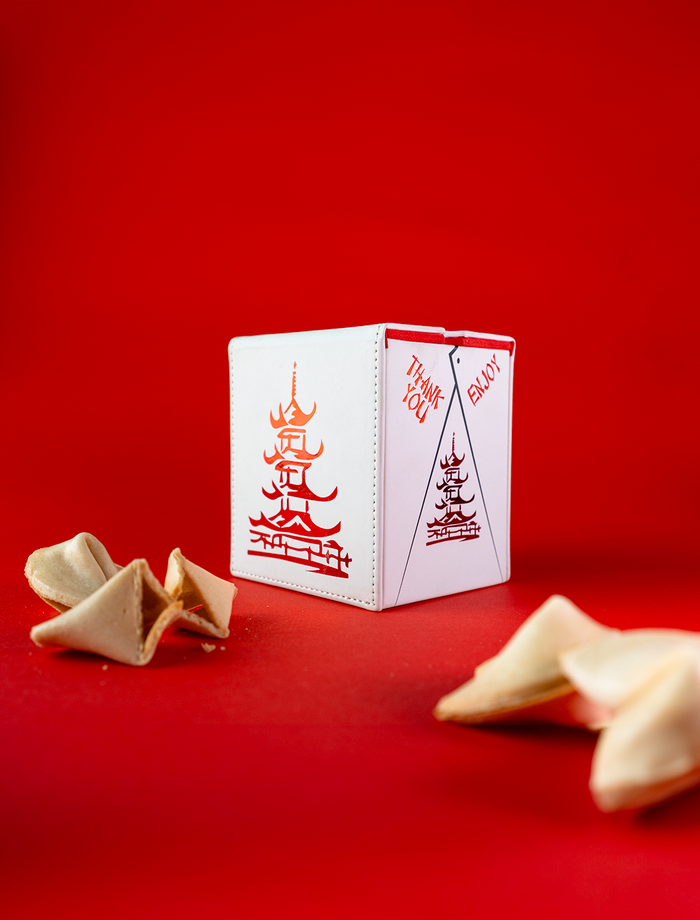 China To Go! Deckbox - sleevechief