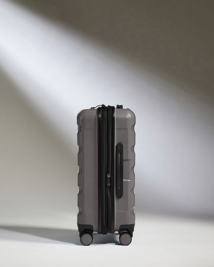 Antler Luggage -  Expandable Cabin Suitcase in Gloss Gull Grey -  Logo Stripe - Expander Cabin Case | B1 4W Expandable Cabin Suitcase in Gloss Gull Grey -  Logo Stripe
