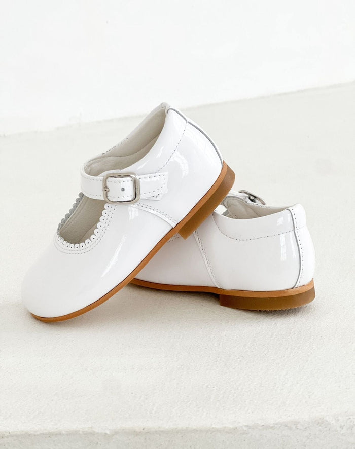 Girls White Mary Jane Buckle Shoe