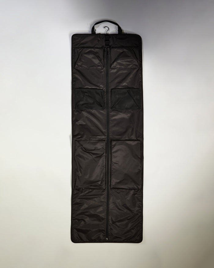 a black bag on a swinger