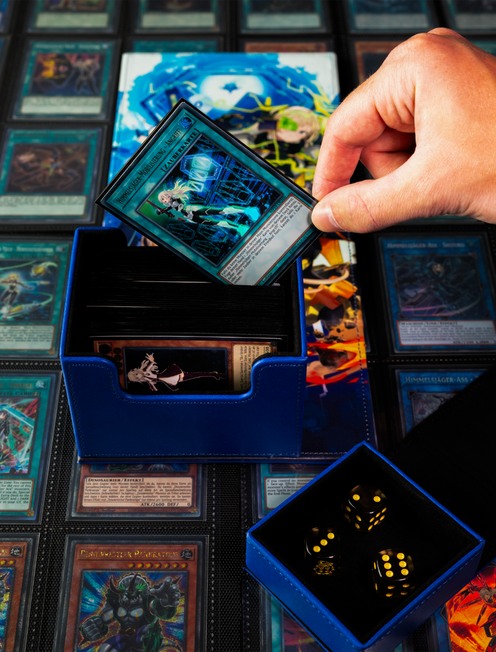 Sky Strikers Version 1 - Deckbox - sleevechief