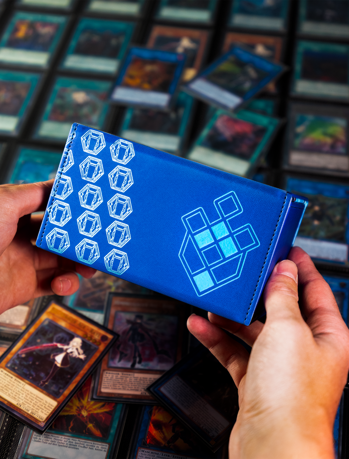 Sky Strikers Version 1 - Deckbox - sleevechief