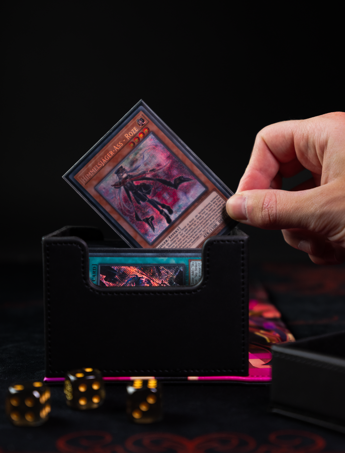 Sky Strikers Version 2 - Deckbox - sleevechief