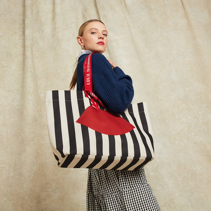 STRIPED & FLURRY OF KISSES TOTE SET
